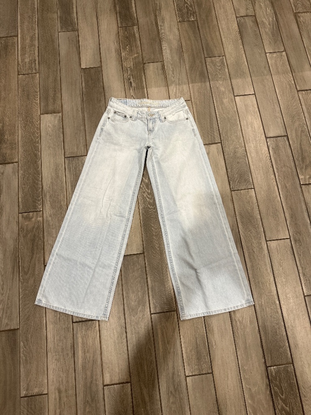 American Eagle Low rise Jeans
